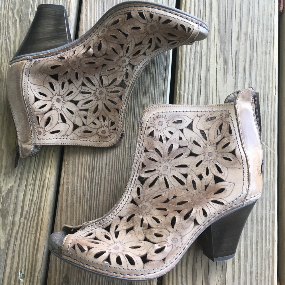 Jose Saenz‎ detailed floral bootie, brown, size 40